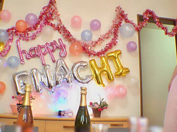 撮影後、カメラが止まった後の沙月恵奈がエ…